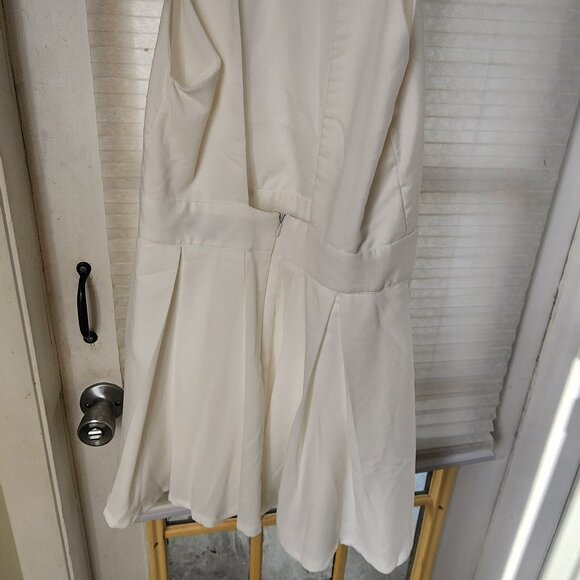 White haulted dress size m - Picture 4 of 9